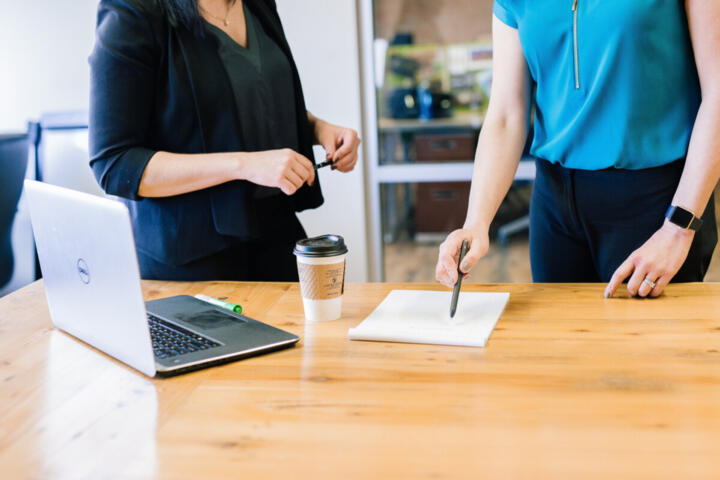 Employment Contracts: How to Check Notice Periods