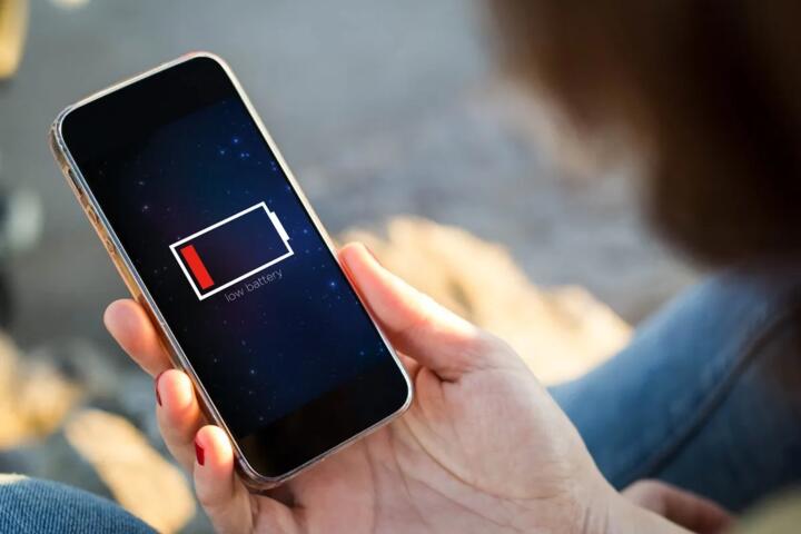 Simple Battery Charging Habits That Are Ruining Your Phone